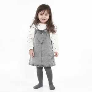 Ayra Top Baby Model London portfolio photograph 2
