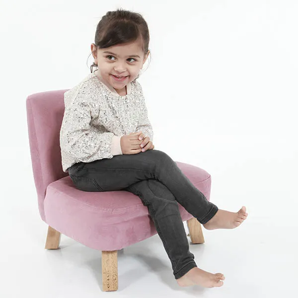 Ayra Top Baby Model London portfolio photograph 7